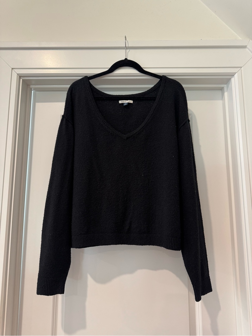 American Eagle Black V-Neck Sweater